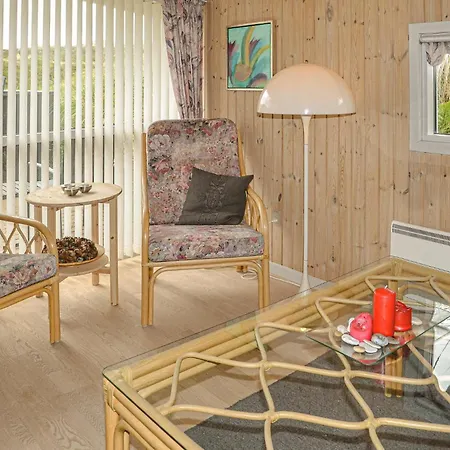 Дом отдыха 4 Bedroom Amazing In Henne Хенне-Странн